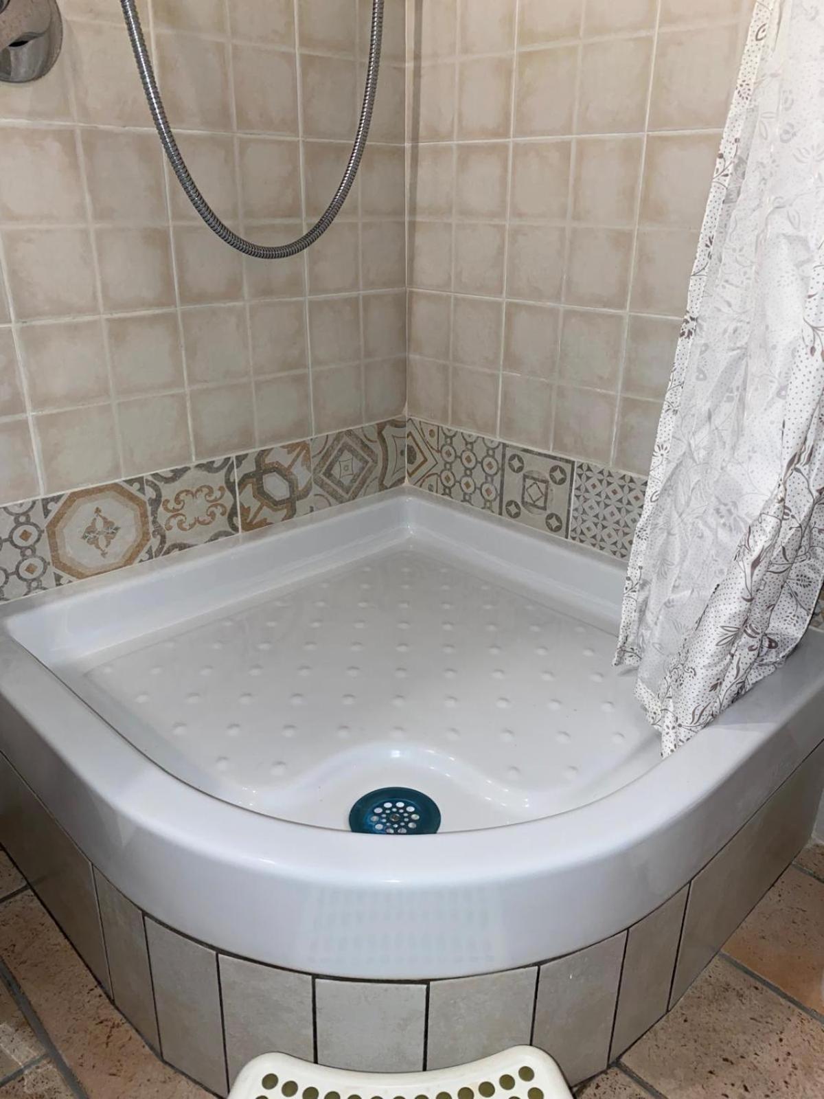 Ai Glicini - Castelli Romani Bed & Breakfast *